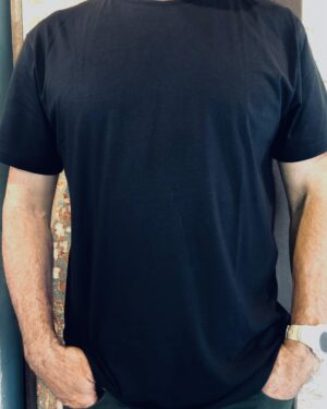CAMISETA PRETA MELTY