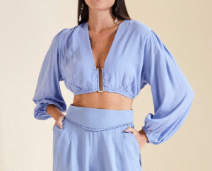 BLUSA CROPPED MANGA LONGA DETALHE DECOTE