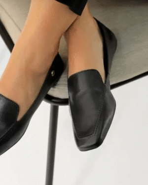 SAPATILHA LOAFER PRETA COURO