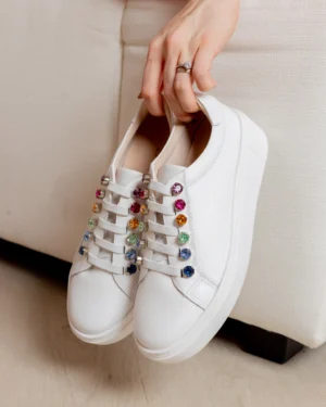 TÊNIS FLATFORM COURO BRANCO PEDRARIA