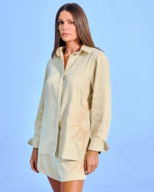 CAMISA FEMININA COM BOTOES BORDADA