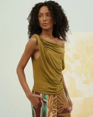 BLUSA BASIC COMFORT COM CORTE ASSIMÉTRICO